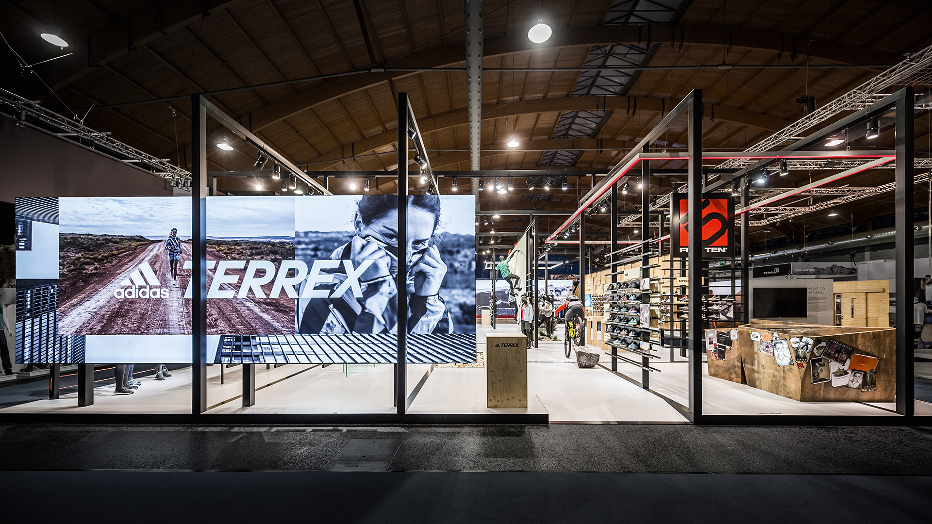 Adidas outdoor store top