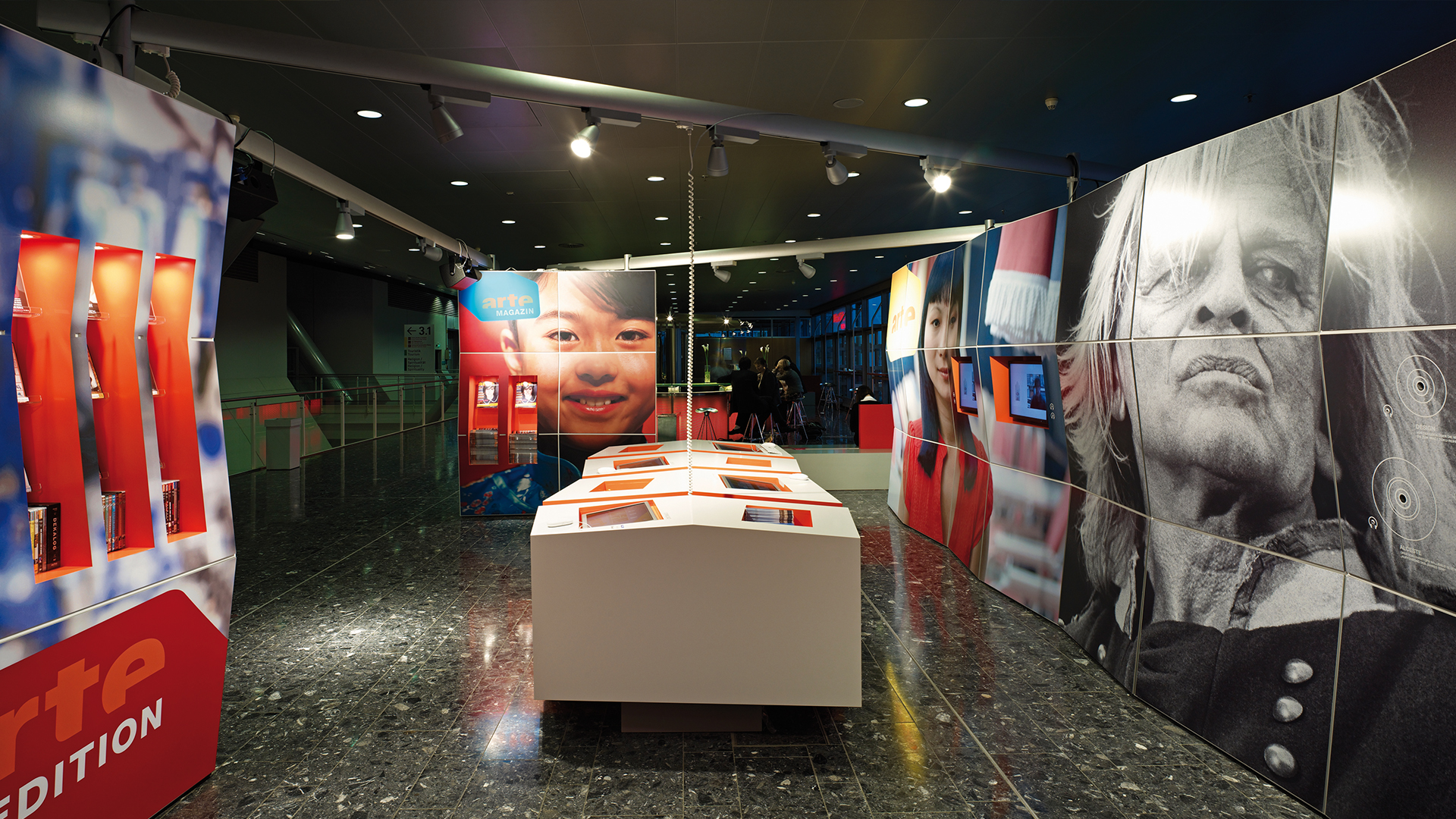 Dart iszeniert den Messestand von ARTE auf der Buchmesse Frankfurt 2010