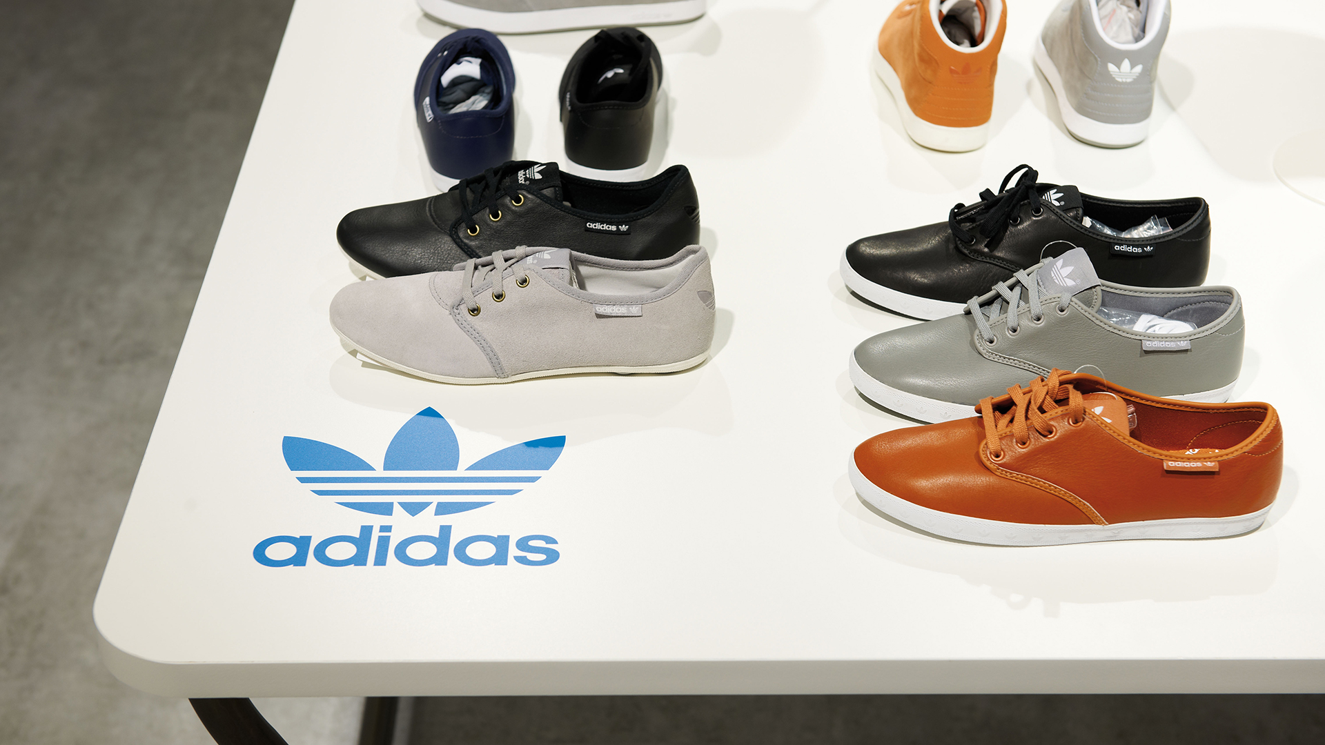 Dart inszeniert das Shop Konzept für adidas Originals in den Metropolen Fribourg, Zürich und München